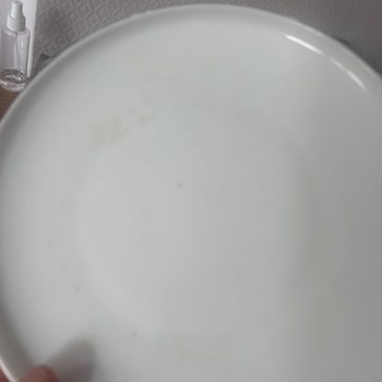 Aryıldız Günlük Kullanıma Uygun Dediği Porselen Takımında Lekeler