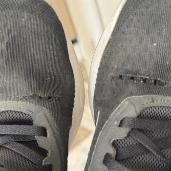 Garanti Süresi Belirtilmemiş, Ayakkabı Erken Yırtıldı Ve Talebim Reddedildi