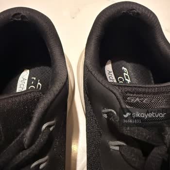 Skechers Arch Fit Ayakkabımda Üretim Kaynaklı Topuk Yırtığı, Mağaza Reddi