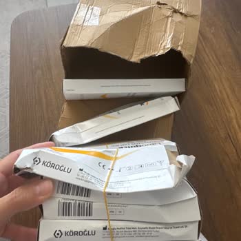 Aras Kargo’da Açık Ve Yırtılmış Tıbbi Ürün Paketi