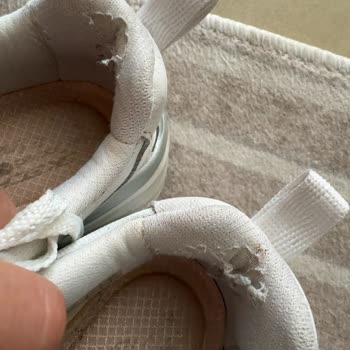 Skechers Ayakkabıda Kısa Sürede Burun Ve Topuk Yıpranması, Kullanıcı Hatası Kabul Edilmiyor
