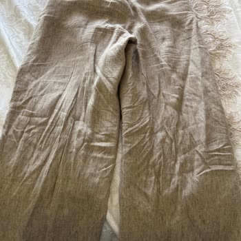 Massimo Dutti Linen Suit Wrinkled and Lost Its Shape Within Minutes