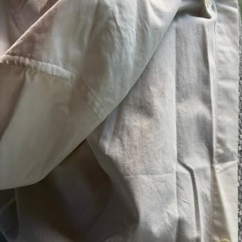 Massimo Dutti Sent Me a Shirt With a Missing Button and Signs of Prior Use