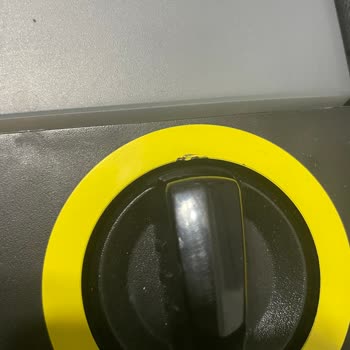 Karcher Halı Koltuk Yıkama Makinesinde Sürekli Su Sızıntısı Ve Servis Belgelerinin Yokluğu