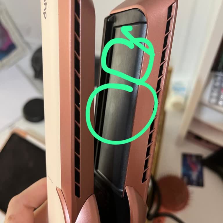 Dyson Airstrait Plaklarındaki Plastik İz Ve Lekeler İçin Değişim İsteği