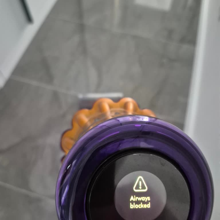 Dyson V15 Süpürge Arızalı, Gövde Değişimi İçin 6.500 TL Ücret Talebi