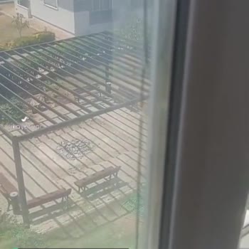 Adopen Sürgülü Kapı Fitilleri Eridi Ve Bir Camı Çerçeveden Ayrıldı!