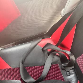 Arızalı Emniyet Kemerleri Ve Şoförün Kırıcı Üslubu