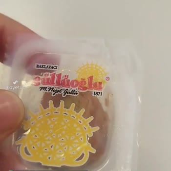 Baklavacı (Nejat) Güllüoğlu Baklavada Bulaşık Teli Unutulmuş!