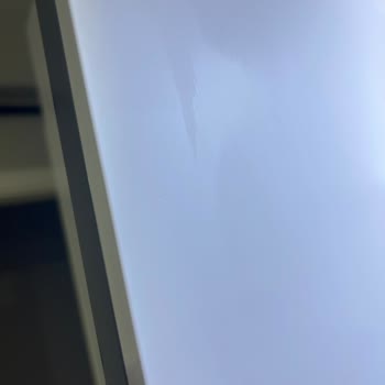 Çizik Ve Boya Lekesi Olan Buzdolabının Hemen Değiştirilmesi Talebi