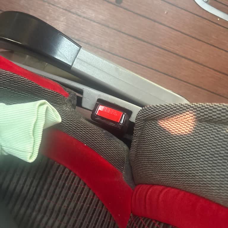 Eski Koltuk Ve Saygısız Personel Nedeniyle Bilet İadesi Talebi
