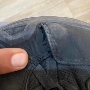 YDS Astor GTX Botta Dikiş Problemi Ve Garanti İncelemesinde Kullanıcı Hatası Söylenmesi