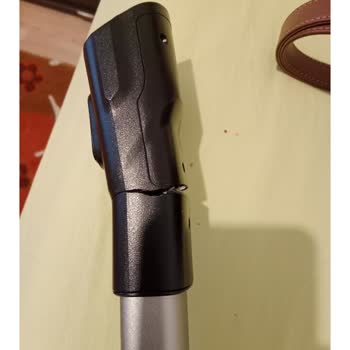 Philips 8000 Dik Süpürgede Boru Bağlantısı Ve Gövde Parçası Kırıldı