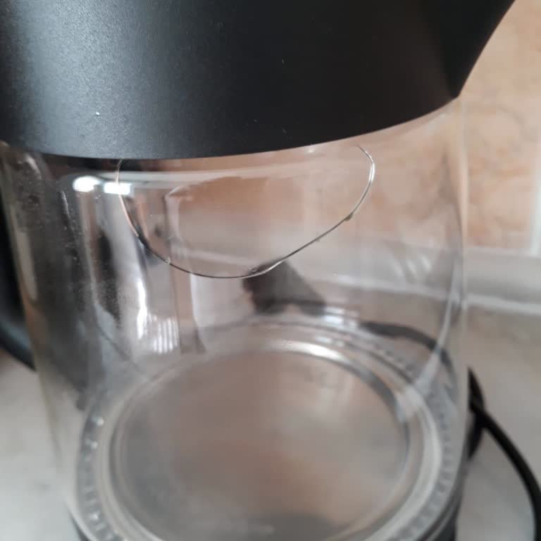 Kullanım Sürecinde Çatlayan Cam Çay Makinesi İçin Garanti Talebi