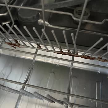 Teka Bulaşık Makinesinin Sepetindeki Pas Ve Çürüme Sorunu Ücretsiz Değişim Talebi