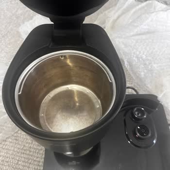 Kullanılmış Ve Böcekli Kahve Çay Makinesi Gönderimi Sağlık Riski