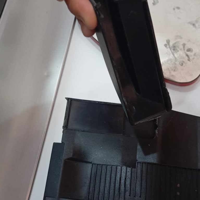 Servisten Kırık Kapaklarla Dönüş Ve Toz Torbası Çekme Sorunu