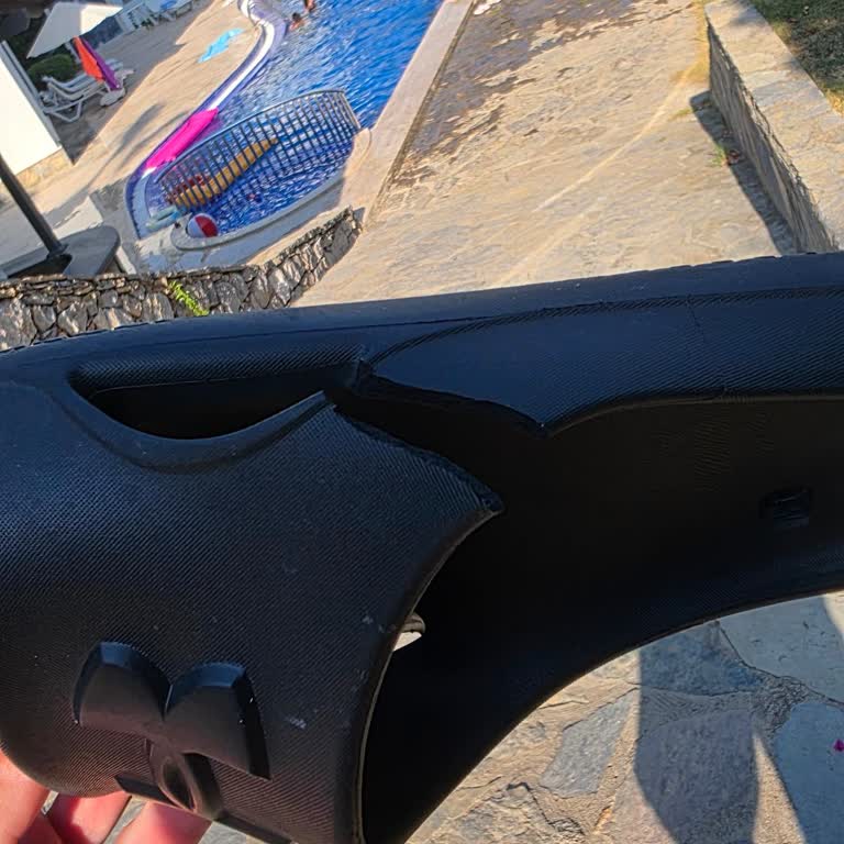 Under Armour Terliği Kısa Sürede Koptu, Garanti Reddi