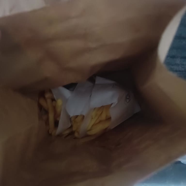 KFC Siparişindeki Eksik Ürünler İçin Tam İade Talebi