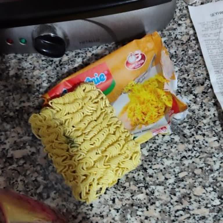 BİM’den Gelen Küflü Noodle Ürünü Gıda Güvenliği Sorunu