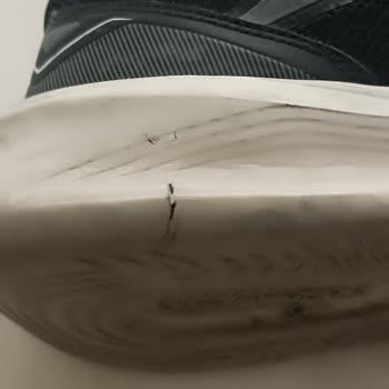 Ayıplı Reebok Ayakkabıya Yetersiz Kusur Yok Cevabı