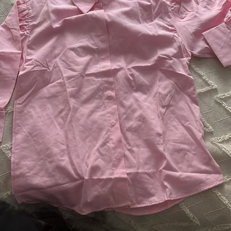 Yanlış Gönderilen Pembe Gömlek Ve Cevapsız İletişim