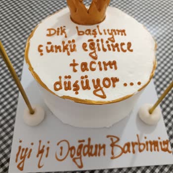 Yüksek Ücretli Özel Pastada Renk Ve Görünüm Uyuşmazlığı