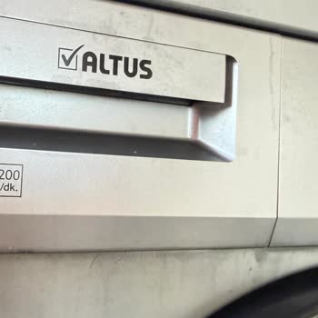 Altus Çamaşır Makinesinde Ön Panel Lekesi Tekrarlıyor