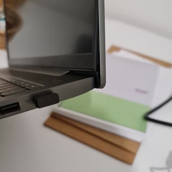 Lenovo Ideapad 5 Ekran Çerçevesi Sorunu Tekrarlandı Ve Güveni Zedeliyor
