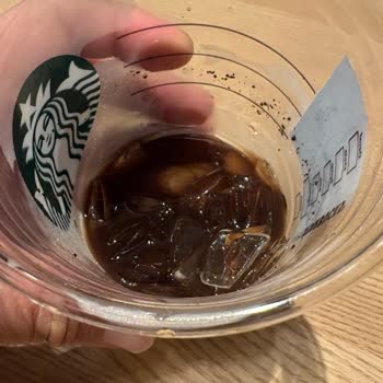 Starbucks İzmit Şubesinde Filtre Kahvede Telve Ve Hijyen Sorunu