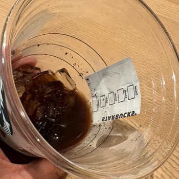 Starbucks İzmit Şubesinde Filtre Kahvede Telve Ve Hijyen Sorunu