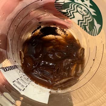 Starbucks İzmit Şubesinde Filtre Kahvede Telve Ve Hijyen Sorunu