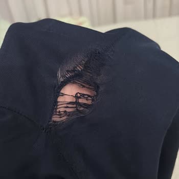 Sadece Üç Kullanımdan Sonra Pantolon Ağ Kısmı Yırtıldı, Değişim Talebi