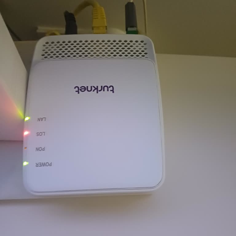 TurkNet'te Sürekli İnternet Kesintileri Ve Yetkiliye Ulaşılamaması
