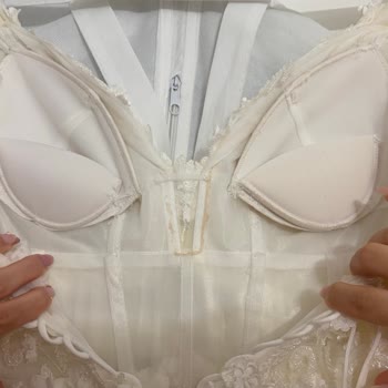 Casa Wedding Kadıköy’te 50.000 TL’lik Gelinliğin Kalitesiz İşçiliği Ve Teslim Sorunları