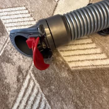Dyson Servis Kargo Hasarını Reddeder, Çizikli Makine Geri Döndü