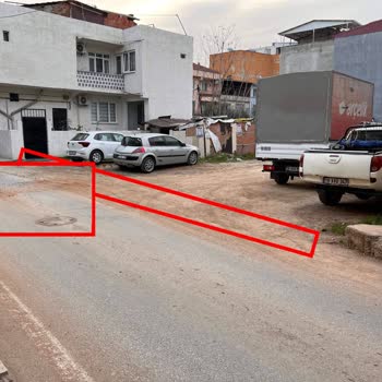 Yıllardır Sarsıntı Yaratan Çukur Asfaltı Tamir Edilmedi, Acil Kalıcı Çözüm Talep Ediyorum