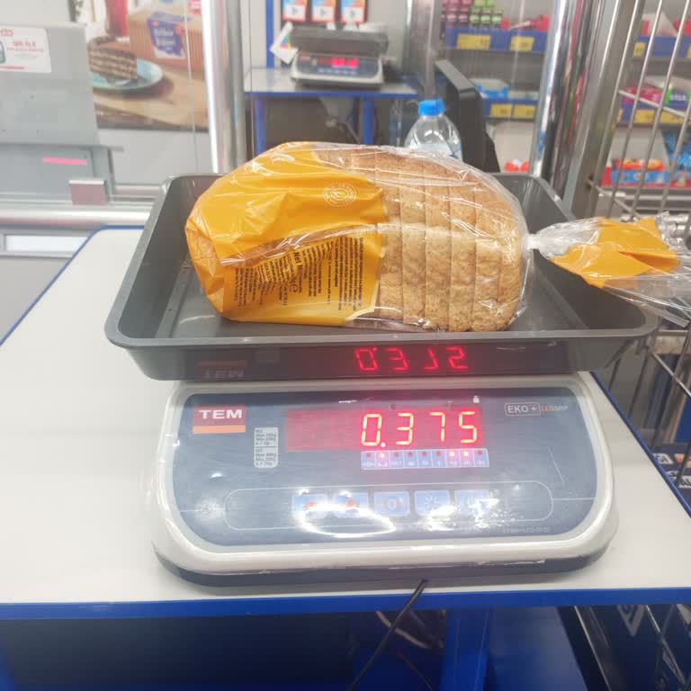 BİM'de 400 Gram Ekmeğin Sürekli Eksik Gramajı