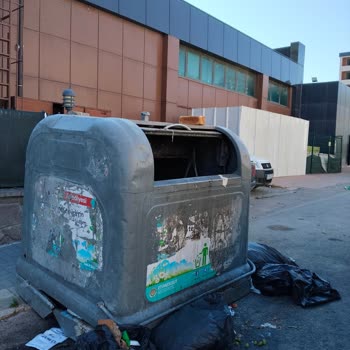 Yunus Market Çevre Kirliliği Ve Çalışan Dinlenme Şikâyeti