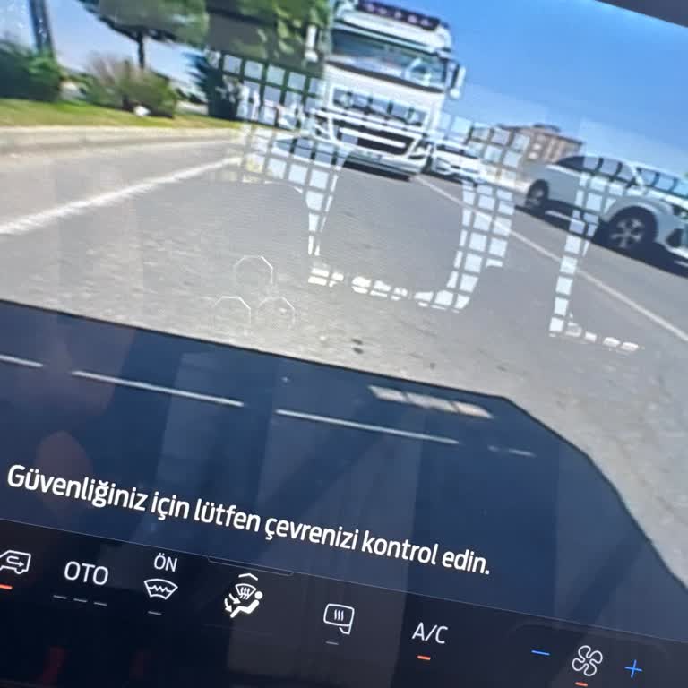Ford Transit Arka Kamerasında Bulanık Görüntü Ve Çözüm Bulunmayan Servis