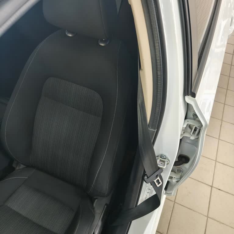 Honda Civic 2024 Modelinde Yolcu Koltuğu Isıtması Ve Emniyet Kemerinde Uzun Süreli Arızalar