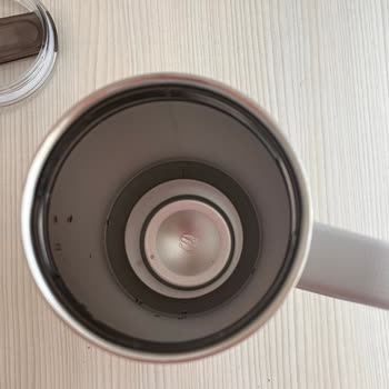 Stanley Termosunda Metal Tat Ve Pas Lekeleri: Sağlık Endişesi Ve Garanti Değişim Talebi