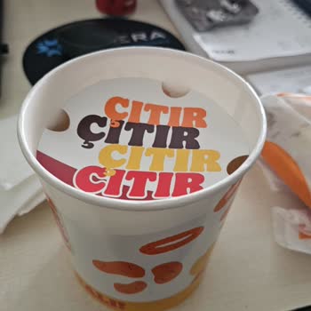 Burger King Mecidiyeköy Şubesinde Kova Patates Eksikliği Ve Tekrarlayan Ürün Hataları