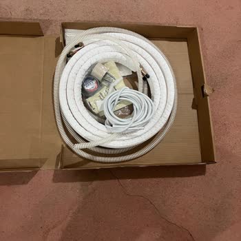 Dış Üniteler Arasındaki 5 Cm Boşluk Ve Kablo Bağlantısı Eksikliği