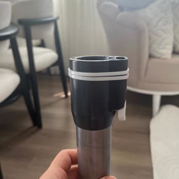 Philips 6000 Dikey Süpürge Dayanıksız, Parçaları Ayrılıyor Ve Sürekli Sallanıyor