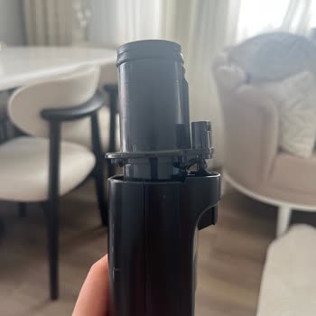 Philips 6000 Dikey Süpürge Dayanıksız, Parçaları Ayrılıyor Ve Sürekli Sallanıyor