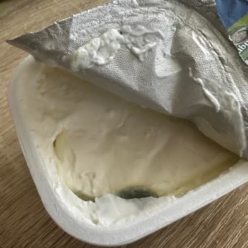 BİM Şubesinde Satılan Labne Peynirinde Küf: Sağlık Riski Ve Hijyen İhlali