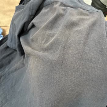 DeFacto’da Renk Atan Ürünler Ve Alaycı Mağaza Personeli