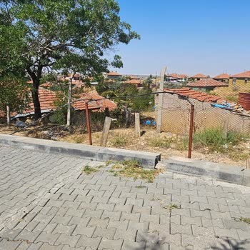 Şereflikoçhisar Mezarlığındaki Tehlikeli Tel Ve Kişisel Sınırların Kaldırılması Talebi