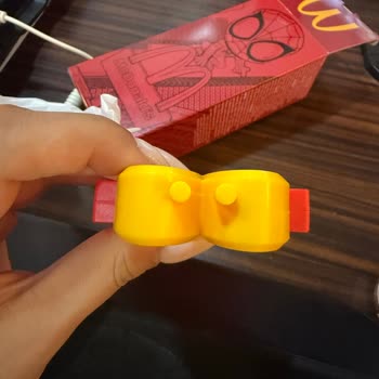 Aydın Kuşadası McDonald's Şubesinde Oyuncak Parçası Birleştirilemiyor Ve Müşteri Hizmetleri İlgisiz